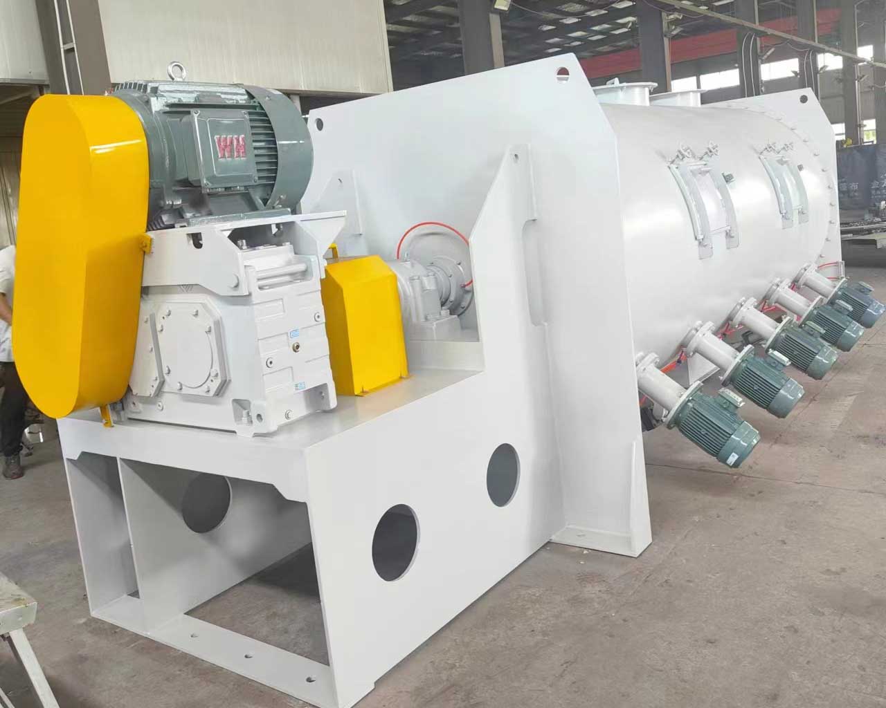 臥式螺帶混合機(jī) 臥式螺帶混合機(jī)